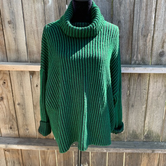 Zara Sweaters - Zara Knit Striped Sweater